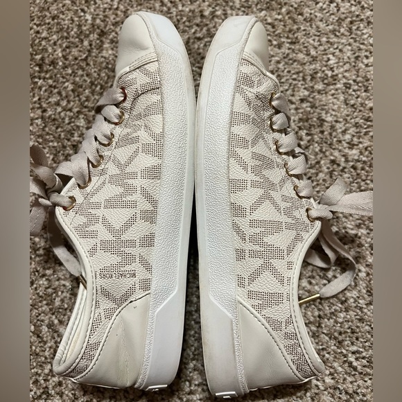 Michael Kors Sneakers - Picture 4 of 7